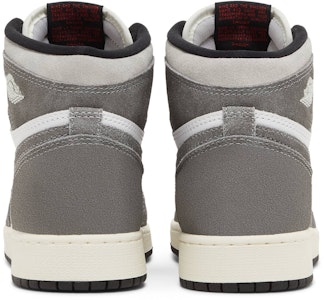 (Akas Gred Sekolah) Air Jordan 1 Retro High OG 'Hitam dan Kelabu Asap' FD1437-051 Details for (Akas Gred Sekolah) Air Jordan 1 Retro High OG 'Hitam dan Kelabu Asap' FD1437-051