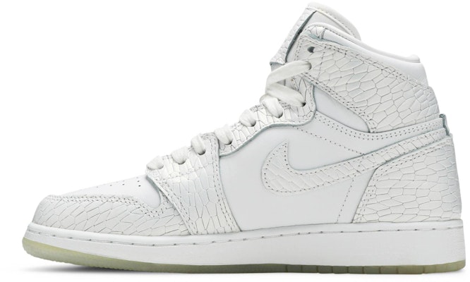 (大童款)Air Jordan 1 復刻高筒高級版 '冰霜白' 832596-100 Lookbook (大童款)Air Jordan 1 復刻高筒高級版 '冰霜白' 832596-100