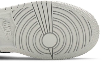 GS エア ジョーダン 1 レトロ MID 黒赤 (Ea Jōdan 1 Retro MID Kuro Aka) 554725-065 Purchase GS エア ジョーダン 1 レトロ MID 黒赤 (Ea Jōdan 1 Retro MID Kuro Aka) 554725-065