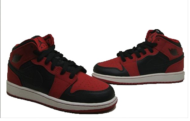 (Kanak-Kanak) Air Jordan 1 Retro Mid 'Bred' 554725-005 Lookbook (Kanak-Kanak) Air Jordan 1 Retro Mid 'Bred' 554725-005