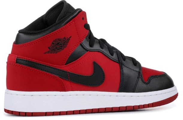 (大童)Air Jordan 1 复刻中帮“健身红” 554725-610 Lookbook (大童)Air Jordan 1 复刻中帮“健身红” 554725-610