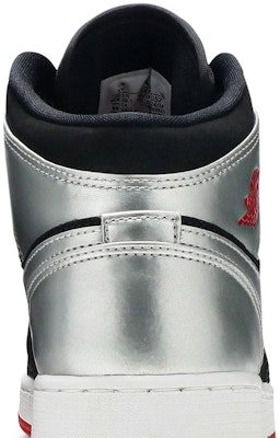 (Grade School) Air Jordan 1 Retro Mid 'Johnny Kilroy' Anak-anak 554725-057 Sizing (Grade School) Air Jordan 1 Retro Mid 'Johnny Kilroy' Anak-anak 554725-057