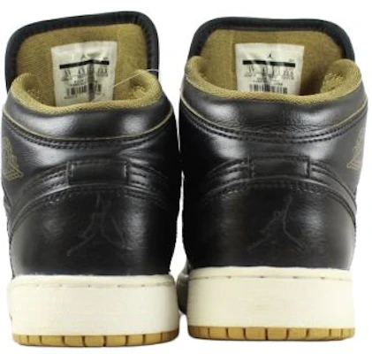 (Ana Grade) Air Jordan 1 Retro Mid 'Royalty Black' 554725-042 Lookbook (Ana Grade) Air Jordan 1 Retro Mid 'Royalty Black' 554725-042