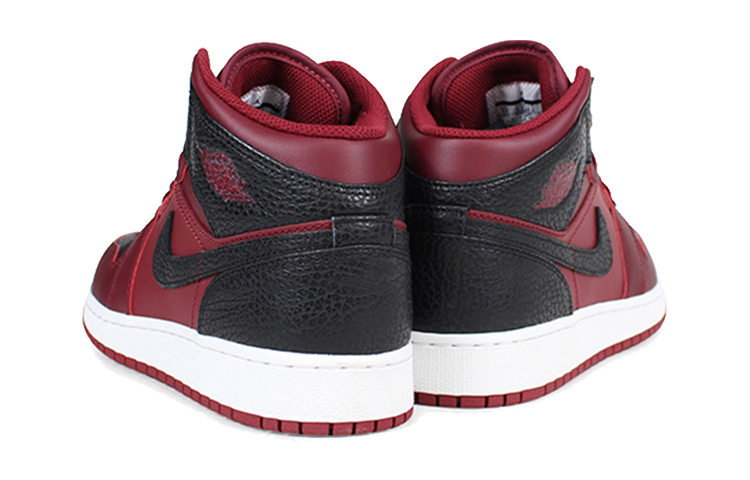Lookbook (小学款) Air Jordan 1 Mid 复刻 '团队红黑' 554725-601