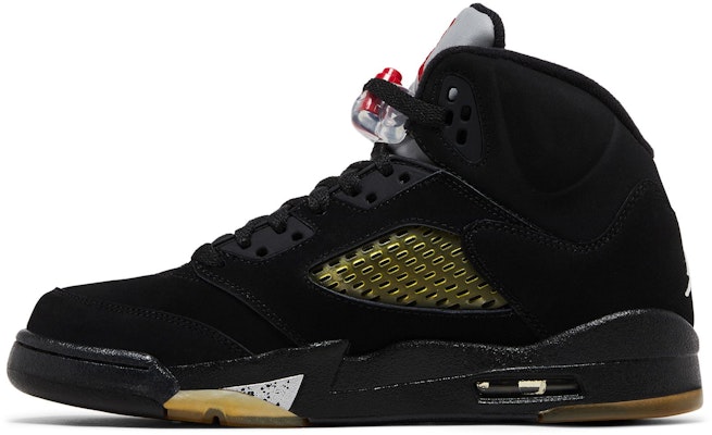 (Grade School) Air Jordan 5 Retro 2011 'Hitam Metalik Perak' 440888-010 Lookbook (Grade School) Air Jordan 5 Retro 2011 'Hitam Metalik Perak' 440888-010