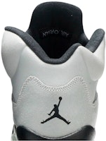 (Ana Kecil) Air Jordan 5 Retro 'Wolf Grey' 440892-008 Sizing (Ana Kecil) Air Jordan 5 Retro 'Wolf Grey' 440892-008