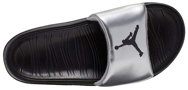 (大童) Air Jordan 断码拖鞋‘银黑色’ CD5472-005 Lookbook (大童) Air Jordan 断码拖鞋‘银黑色’ CD5472-005