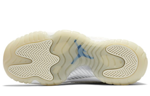 Shop (Akar Sekolah) Air Jordan Future 'Phantom' 656504-002