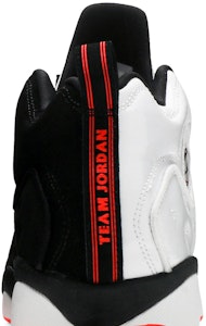 (Grade School) Air Jordan Jumpman Team 2 'Putih Hitam' 820273-106 Sizing (Grade School) Air Jordan Jumpman Team 2 'Putih Hitam' 820273-106