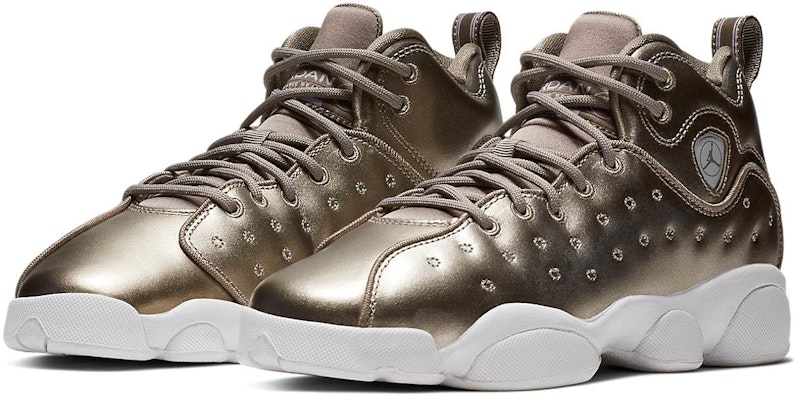 (Akas Sekolah) Air Jordan Jumpman Team 2 SE 'Sepia Stone' AV5178-200 Lookbook (Akas Sekolah) Air Jordan Jumpman Team 2 SE 'Sepia Stone' AV5178-200