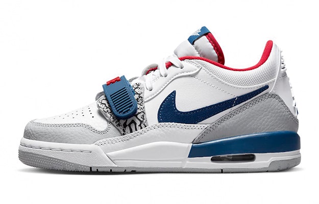 (Kanak-Kanak) Air Jordan Legacy 312 Low 'Putih French Blue' CD9054-104 Buy (Kanak-Kanak) Air Jordan Legacy 312 Low 'Putih French Blue' CD9054-104