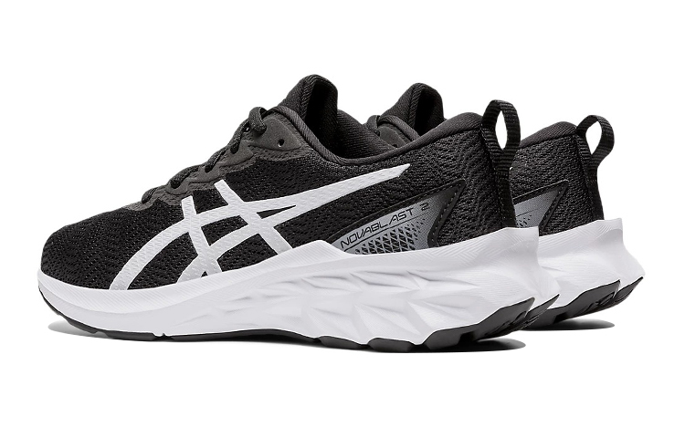 Shop (Grade School) ASICS Novablast 2 ''Zwart Wit'' 1014A235-001