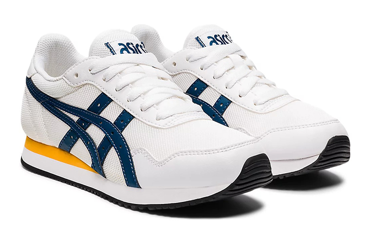 Lookbook (Grade School) ASICS Tiger Runner ''Wit Licht Indigo'' 1204A015-105