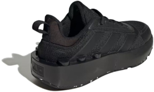 (Anak-anak) LEGO x adidas Tech Runner J 'Triple Black' Anak-anak ID9528 Lookbook (Anak-anak) LEGO x adidas Tech Runner J 'Triple Black' Anak-anak ID9528