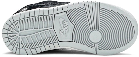 (PS) 메디콤 토이 x 나이키 SB 덩크 로우 '베어브릭' (초등학생) DC1630-001 Shop (PS) 메디콤 토이 x 나이키 SB 덩크 로우 '베어브릭' (초등학생) DC1630-001