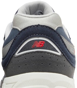 (New Balance Anak) 2002R Big Kid Wide 'Eclipse Silver Metallic' GC2002SF-W Sizing (New Balance Anak) 2002R Big Kid Wide 'Eclipse Silver Metallic' GC2002SF-W