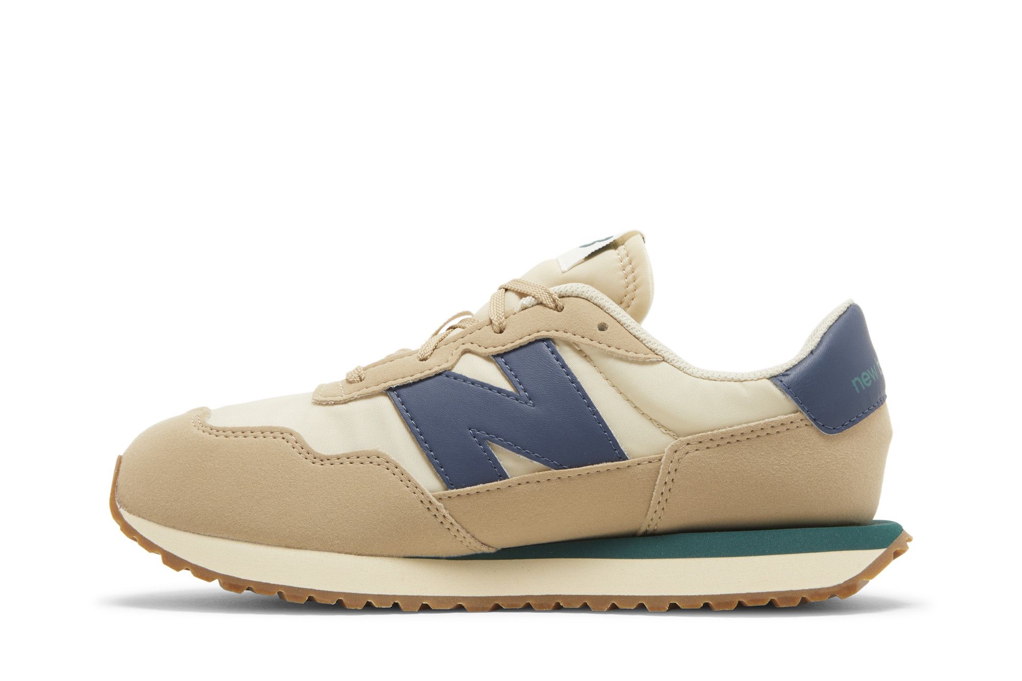 Lookbook （大童款）New Balance 237 宽版‘香薰复古靛蓝’ GS237CN-W