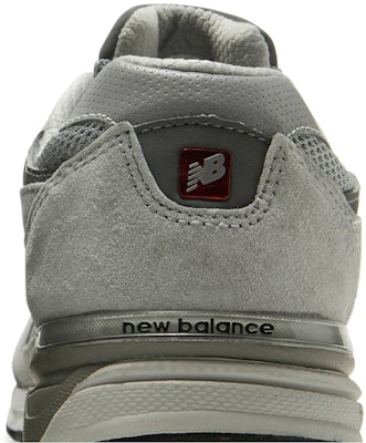 (Grade School) New Balance 990v3 'Grey' GC990GY3 Sizing (Grade School) New Balance 990v3 'Grey' GC990GY3