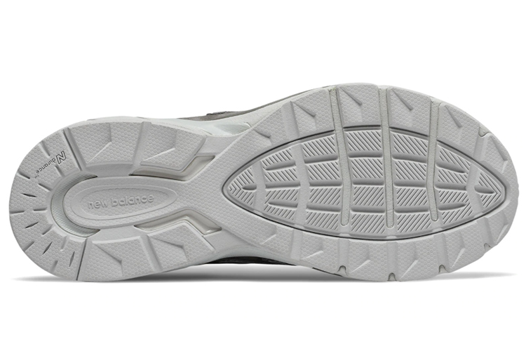 Shop (小学) New Balance 990v5 'Marblehead' 运动鞋 GC990MN5