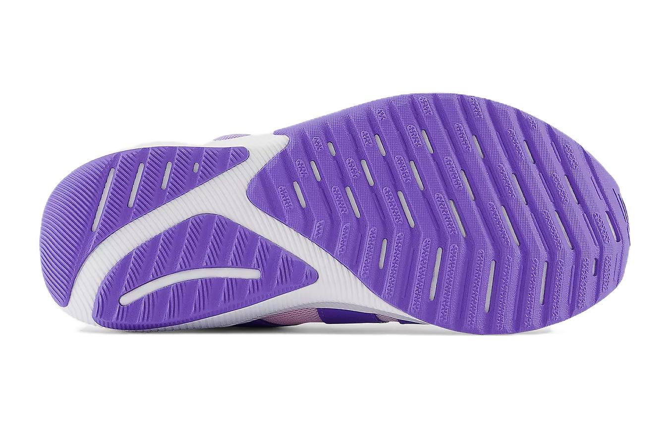 Shop GS ニューバランス ダイナソフト リビール v4 BOA (キッズ/ライトラズベリー) GTRVLRP4