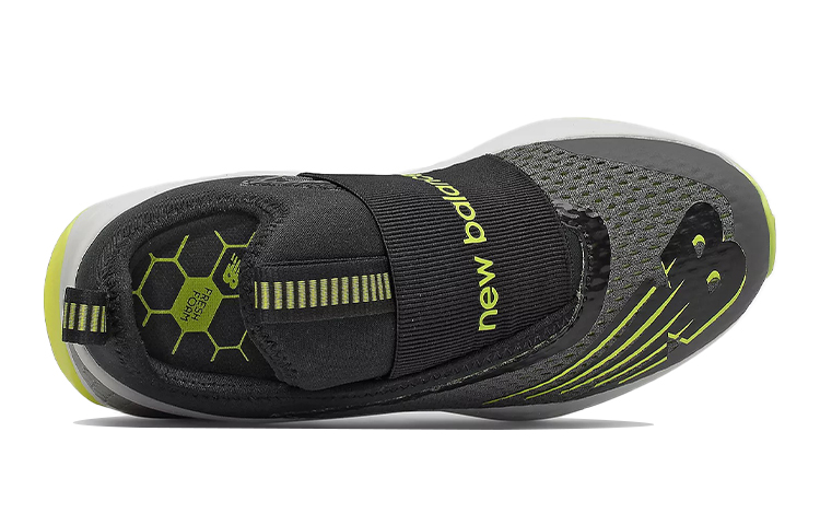 Lookbook (小学生) 新百伦 Fresh Foam Fast v2 魔术贴款 '磁黄' 运动鞋 YTFSTGY2