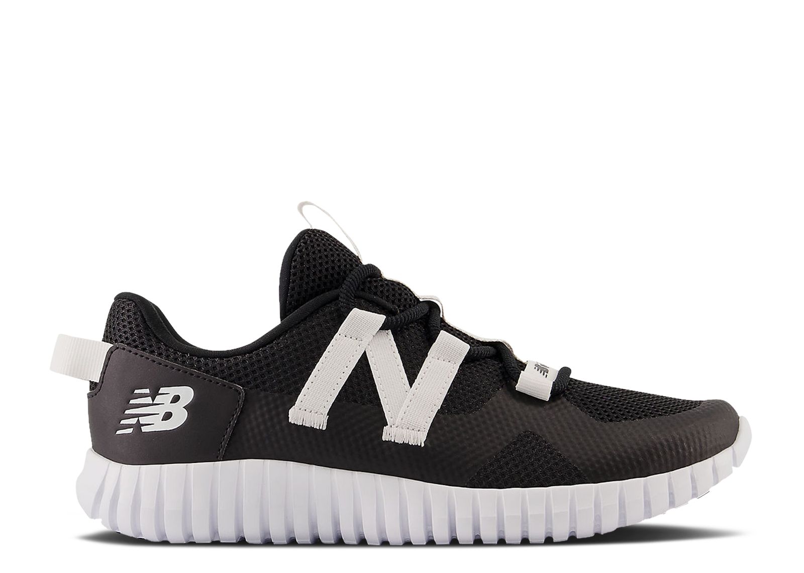 Buy (Grade School) New Balance Playgruv v2 Bungee Wide 'Black White' GTPGRVAC-W