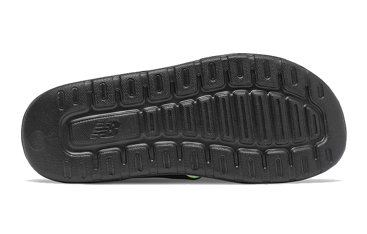 Shop (New Balance Anak) Sandal Olahraga 'Black Volt' YOSPSDKL