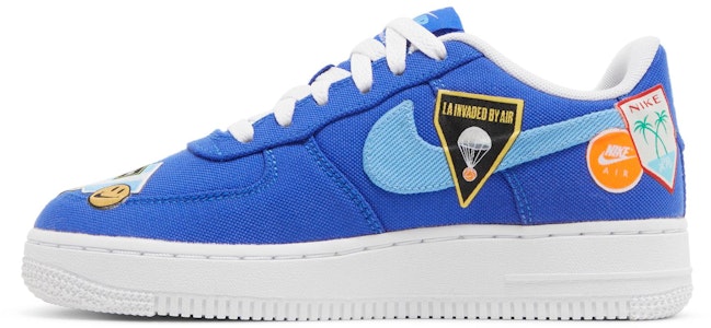 GS ナイキ エアフォース1 '07 LAパッチ (Nike Eāfōsu 1 '07 LA Patchi) DX2308-400 Lookbook GS ナイキ エアフォース1 '07 LAパッチ (Nike Eāfōsu 1 '07 LA Patchi) DX2308-400