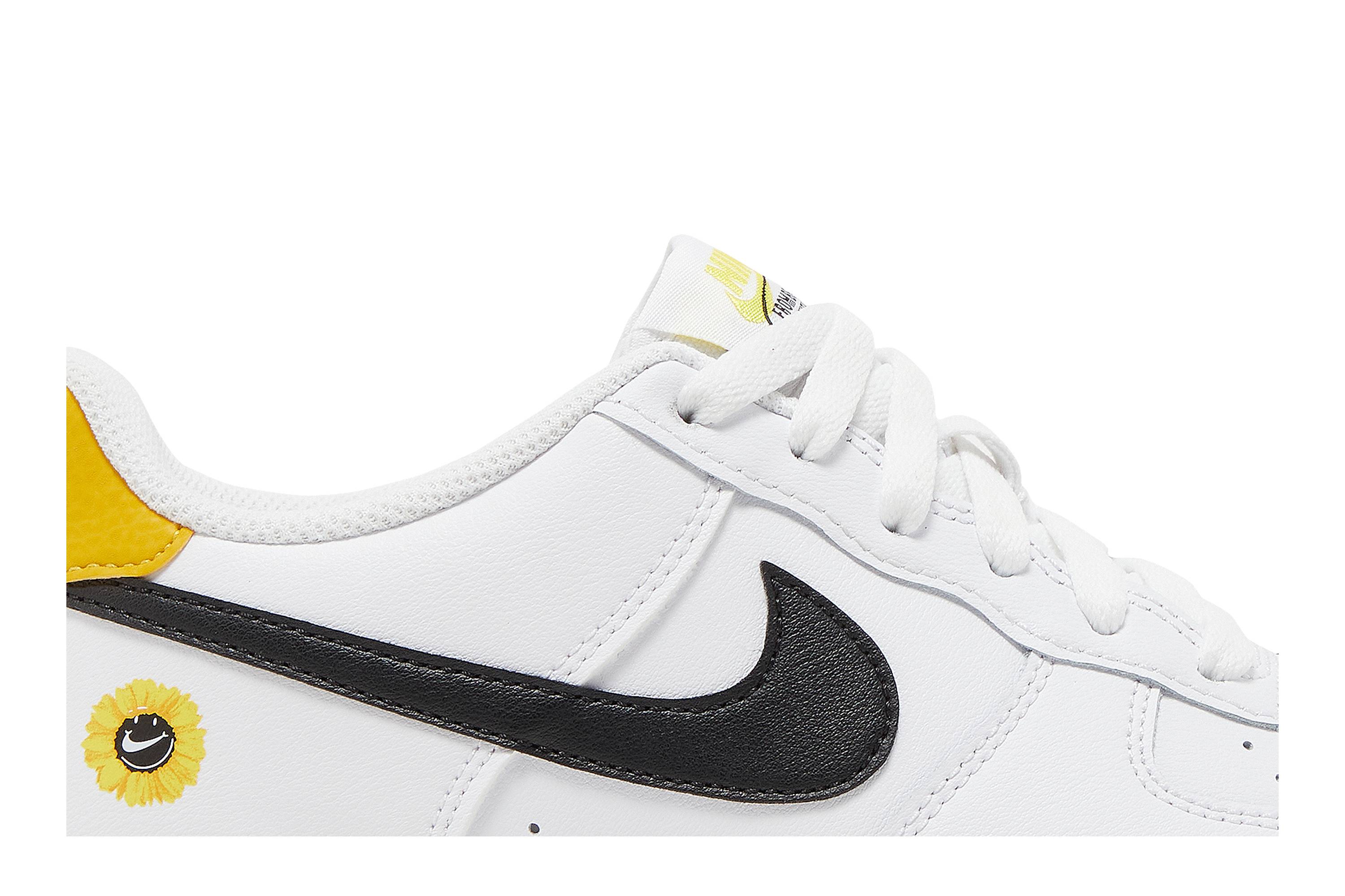 Order (Sekolah Rendah) Nike Air Force 1 '07 LV8 'Have a Nike Day Putih Daisy' DM0983-100