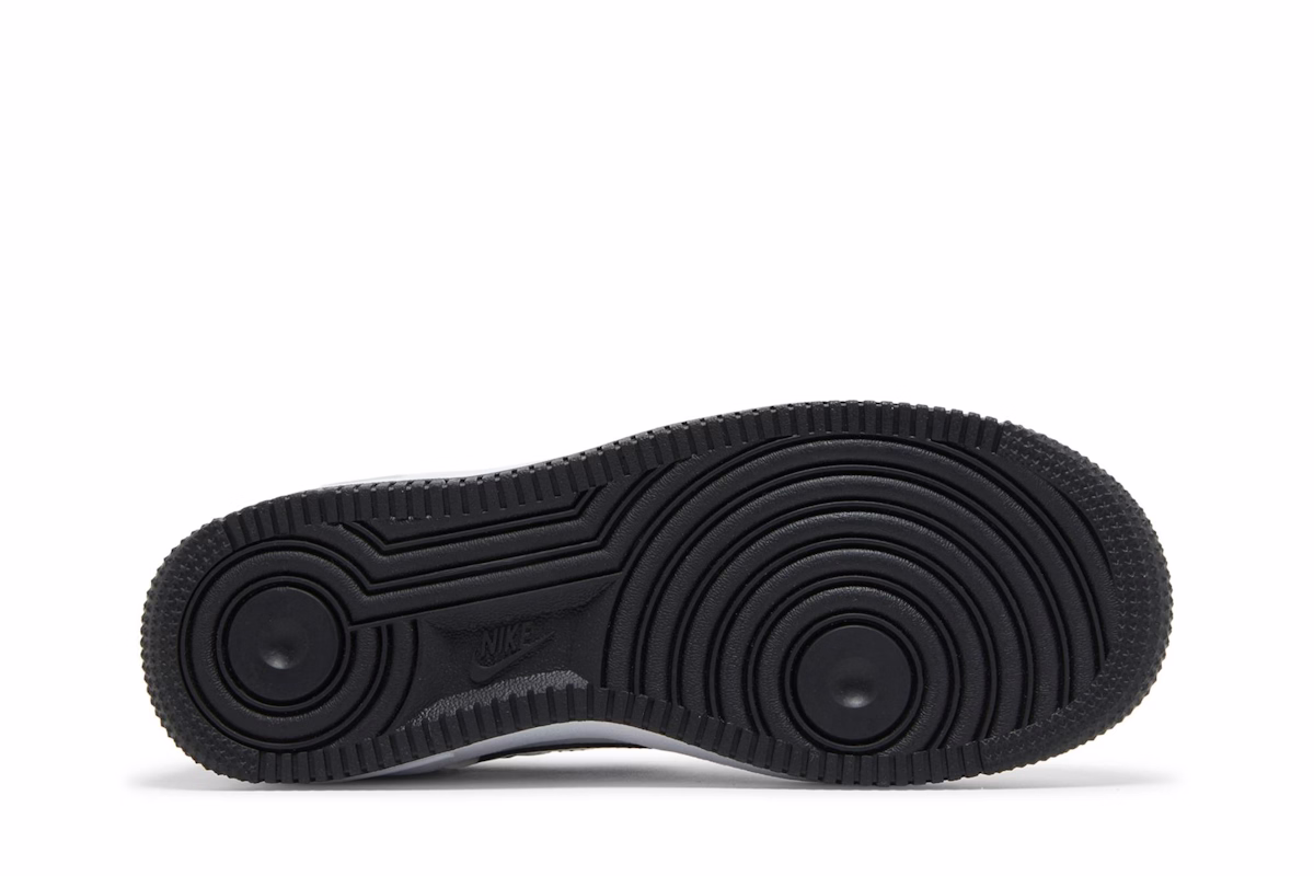 (Grade School) Nike Air Force 1 Low '07 LV8 'World Champ' DQ0300-100