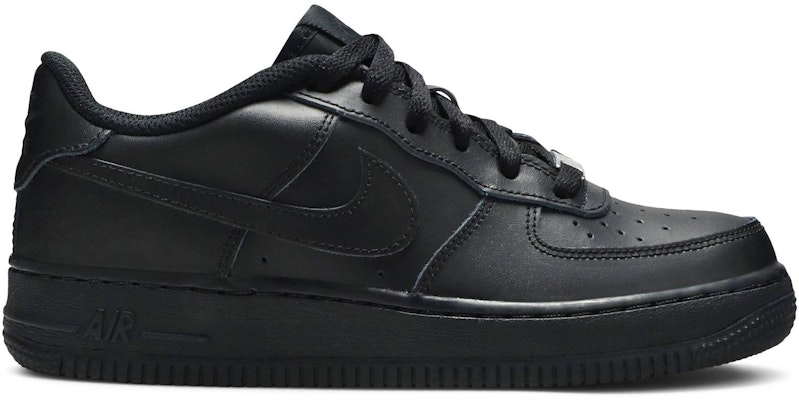 All black deals sneakers grade school