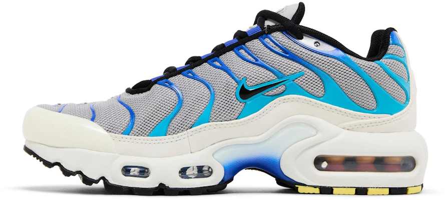 Nike Air Max Plus Junior ''Foudre Bleu Fumée Clair'' CD0609-019 Lookbook Nike Air Max Plus Junior ''Foudre Bleu Fumée Clair'' CD0609-019