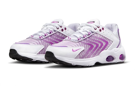 나이키 에어맥스 TW '화이트 비비드 퍼플' (초등학생) DQ0296-101 Lookbook 나이키 에어맥스 TW '화이트 비비드 퍼플' (초등학생) DQ0296-101