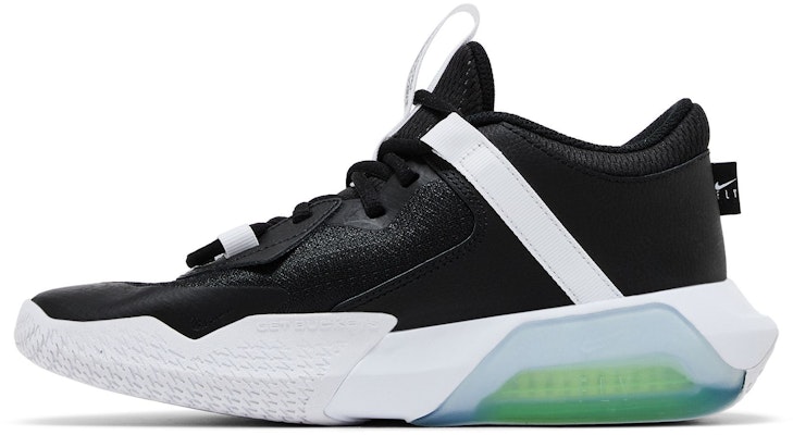 (SD) Nike Air Zoom Crossover 'Hitam Volt Putih' DC5216-005 Lookbook (SD) Nike Air Zoom Crossover 'Hitam Volt Putih' DC5216-005