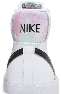 나이키 블레이저 미드 '77 SE '화이트 아크틱 펀치' DD1847-101 Sizing 나이키 블레이저 미드 '77 SE '화이트 아크틱 펀치' DD1847-101