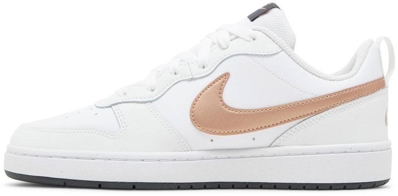 Nike Court Borough Low 2 GS 'Blanco Metálico Rojo Bronce' BQ5448-116 Lookbook Nike Court Borough Low 2 GS 'Blanco Metálico Rojo Bronce' BQ5448-116
