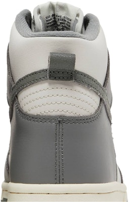 GS ナイキ ダンク HIGH SE "ライトボーン/タンブルグレー" DM1028-001 Sizing GS ナイキ ダンク HIGH SE "ライトボーン/タンブルグレー" DM1028-001