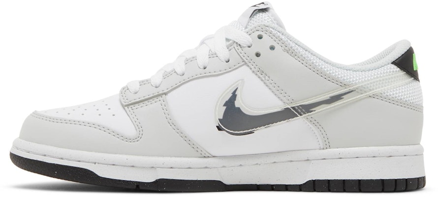 (Sekolah Rendah) Nike Dunk Low 'Glitch Swoosh' DV3033-001 Lookbook (Sekolah Rendah) Nike Dunk Low 'Glitch Swoosh' DV3033-001