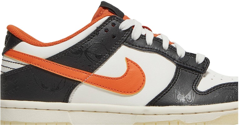 (Nilai Sekolah) Nike Dunk Low Premium 'Halloween' DO3806-100 Order (Nilai Sekolah) Nike Dunk Low Premium 'Halloween' DO3806-100