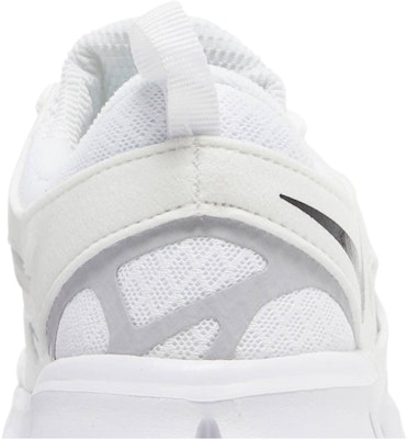 GS ナイキ フリー ラン 2 白黒 (Nike Furī Ran 2 Shirokuro) DD0163-100 Sizing GS ナイキ フリー ラン 2 白黒 (Nike Furī Ran 2 Shirokuro) DD0163-100
