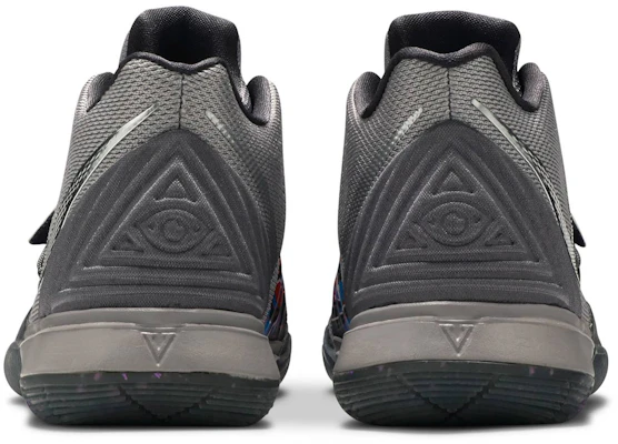 (小學生) Nike Kyrie 5 '塗鴉' AQ2456-001 Details for (小學生) Nike Kyrie 5 '塗鴉' AQ2456-001