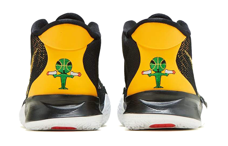 Lookbook （小学款）耐克 Kyrie 7 '罗斯威尔射线枪' CT4080-001