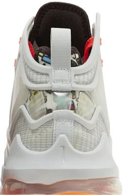 (小童款) 耐克 LeBron 19 '快餐' DD0418-001 Sizing (小童款) 耐克 LeBron 19 '快餐' DD0418-001