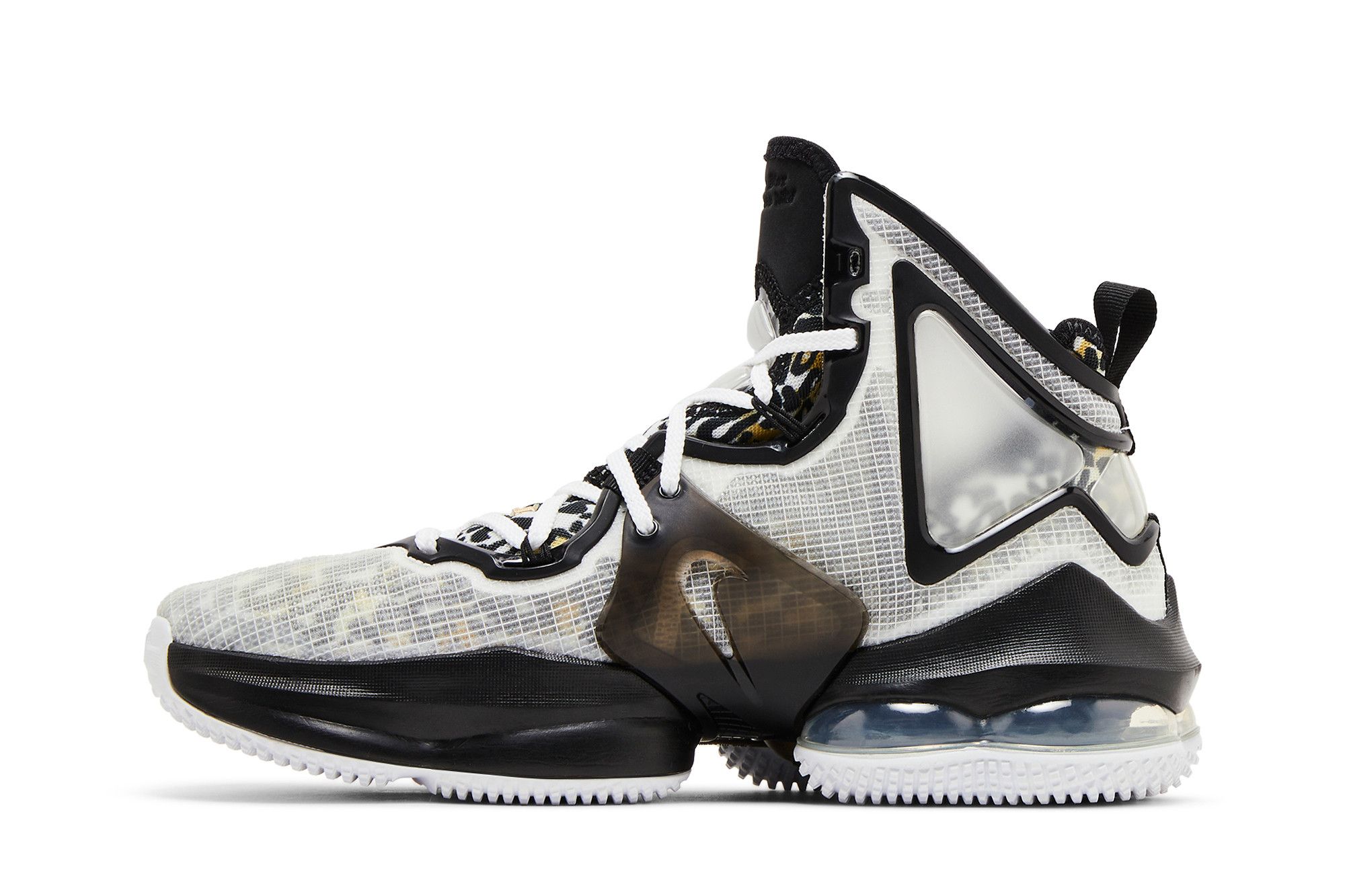 Lookbook (Grade School) Nike LeBron 19 SE 'White Metallic Gold' DD0422-100