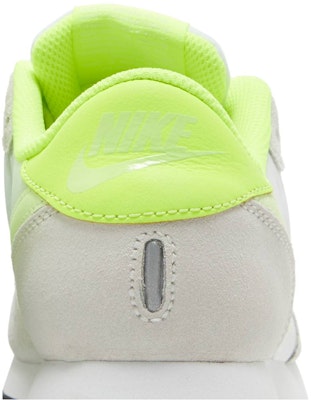 (Grade School) Nike MD Valiant 'White Barely Volt' CN8558-109 Sizing (Grade School) Nike MD Valiant 'White Barely Volt' CN8558-109