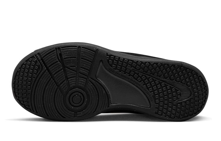 Shop (Kanak-Kanak) Nike Omni Multi-Court 'Hitam Anthracite' DM9027-001