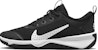 (Sekolah Rendah) Nike Omni Multi-Court 'Hitam Putih' DM9027-002