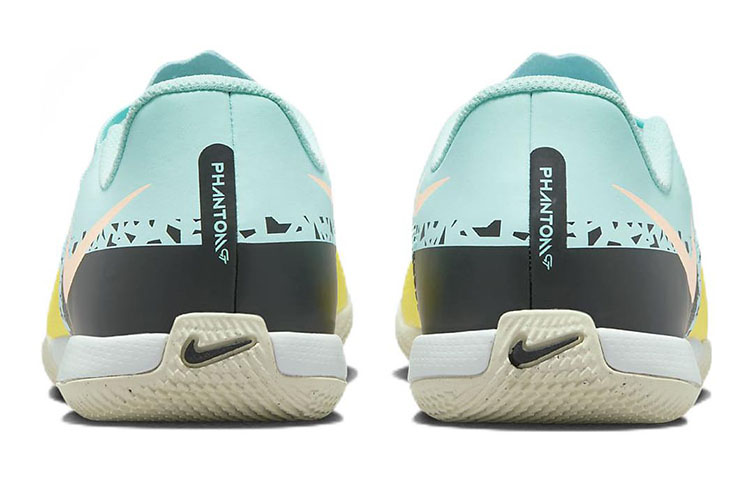 Shop （小学年级）Nike Phantom GT2 Academy IC 'Lucent Pack' DC0816-407
