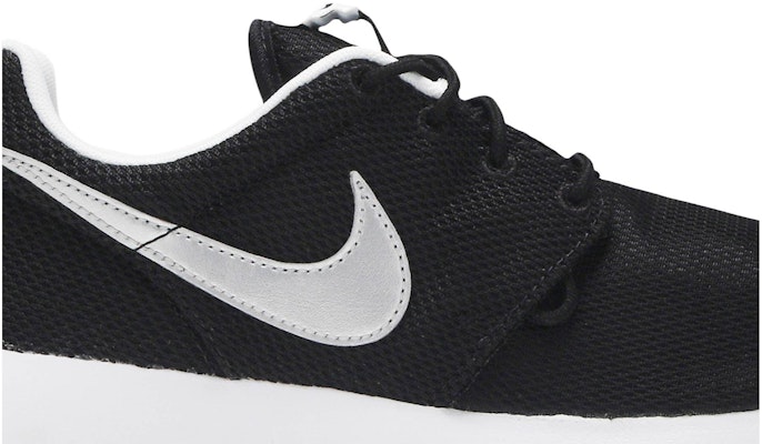 Roshe run best sale grade school