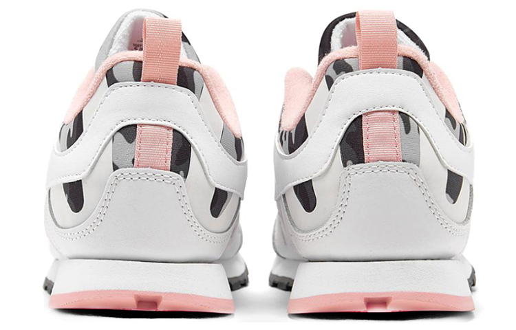 Shop Reebok经典皮革重塑儿童款 '灰粉' FW2570